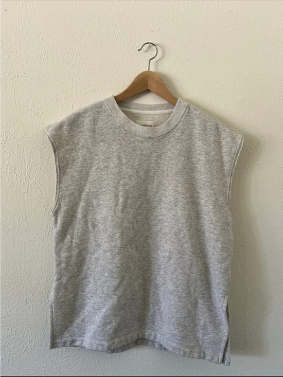 Abercrombie & Fitch Tops - Abercrombie & Fitch Gray Sleeveless Muscle Tee